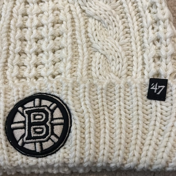 NWT Boston Bruins women’s knit pom pom hat - Picture 5 of 7